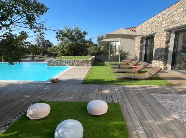 Le Domaine Du Cade-Gites D'Exception 4Etoiles "La Villa Du Cade" Cazevieille Exterior foto